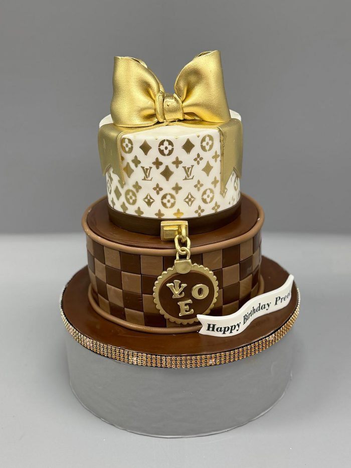 DS0012-LV-Monogram-Birthday-Cake.jpg