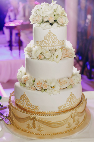 Sweet Symphony: Crafting the Perfect Wedding Cake with Just Temptations