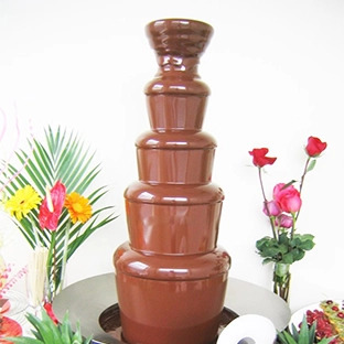 Why Chocolate Fountains Are Making a Comeback at Modern Weddings