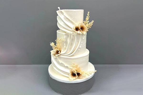 Winter Wedding Cake Magic: The Most Elegant Designs for 2025/26